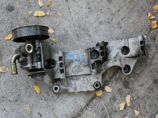 bontott SEAT LEON Generátor Tartó Bak