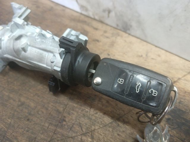 bontott SEAT LEON Gyújtáskapcsoló Házzal