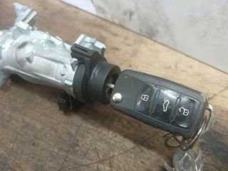 bontott SEAT LEON Gyújtáskapcsoló Házzal