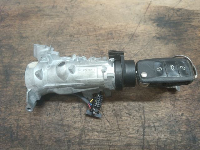 bontott SEAT LEON Gyújtáskapcsoló Házzal