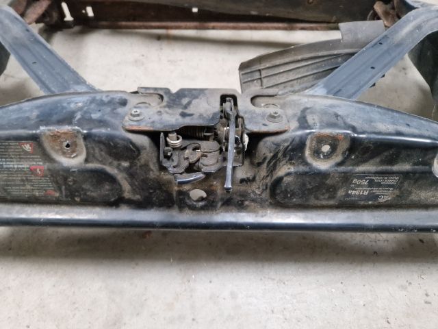 bontott SEAT LEON Homlokfal (Üres lemez)