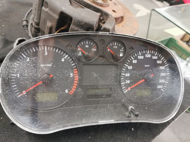 bontott SEAT LEON Kilométeróra