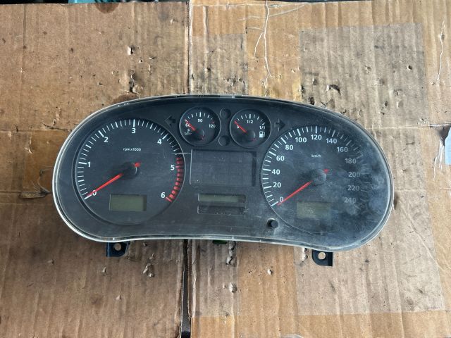 bontott SEAT LEON Kilométeróra