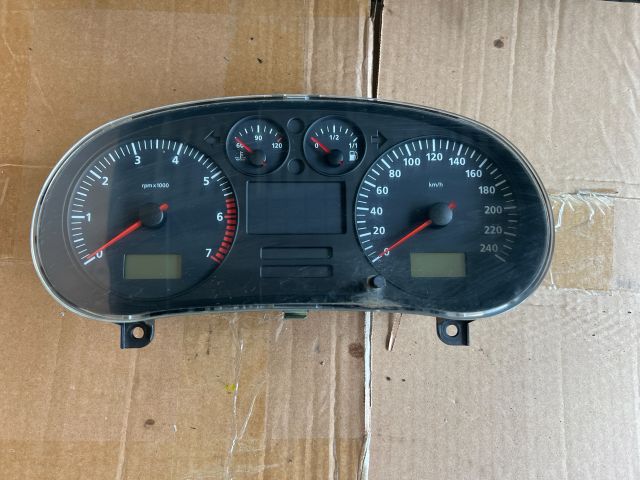 bontott SEAT LEON Kilométeróra