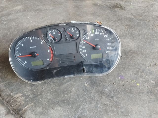 bontott SEAT LEON Kilométeróra