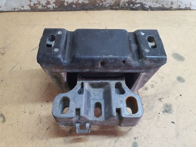 bontott SEAT LEON Motor Tartó Bak (Fém)