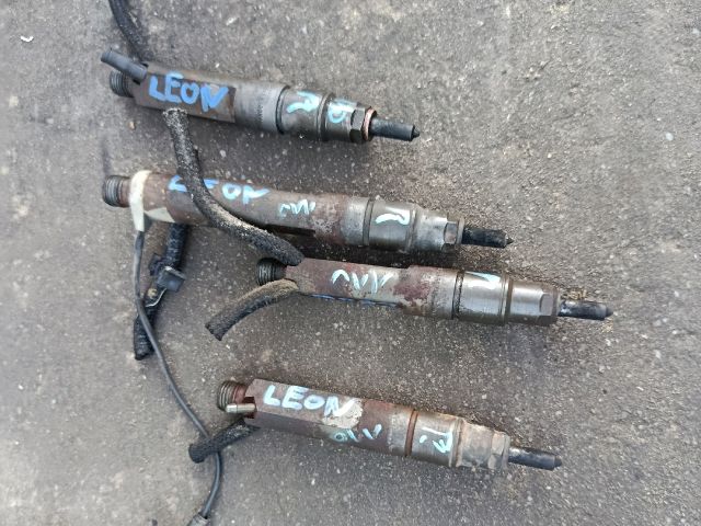 bontott SEAT LEON Porlasztó Sor / Híd