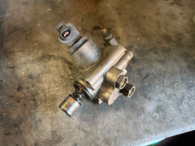 bontott SEAT LEON Nagynyomású Szivattyú