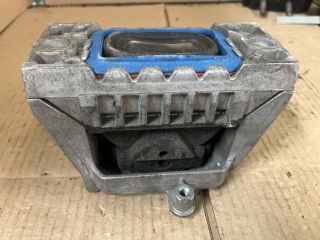 bontott SEAT LEON Motor Tartó Bak Jobb