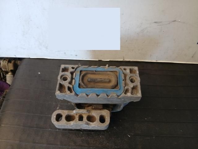 bontott SEAT LEON Motor Tartó Bak Jobb