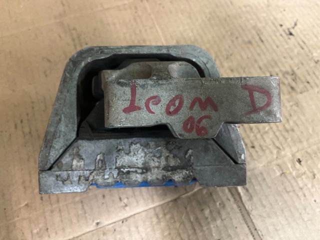 bontott SEAT LEON Motor Tartó Bak Jobb