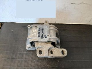 bontott SEAT LEON Motor Tartó Bak Jobb