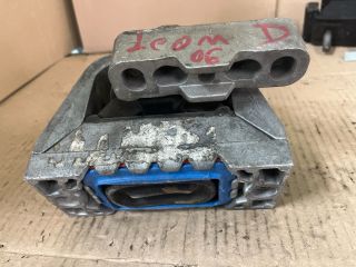 bontott SEAT LEON Motor Tartó Bak Jobb