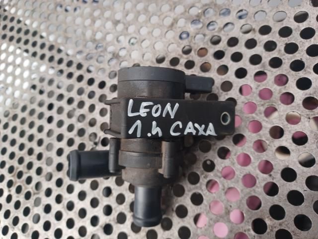 bontott SEAT LEON Vízpumpa