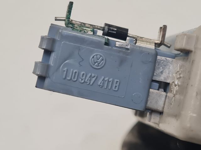 bontott SEAT LEON Ajtó Világítás