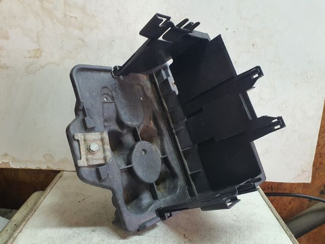 bontott SEAT LEON Akkumulátor Tartó