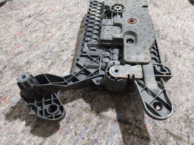 bontott SEAT LEON Akkumulátor Tartó