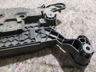 bontott SEAT LEON Akkumulátor Tartó