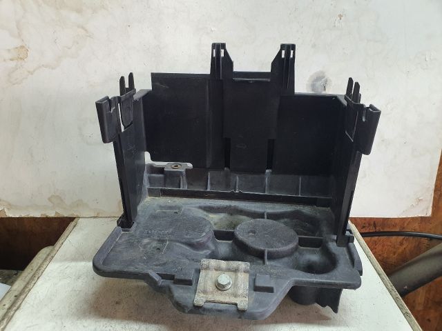 bontott SEAT LEON Akkumulátor Tartó