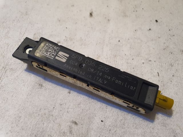 bontott SEAT LEON Antenna Erősítő