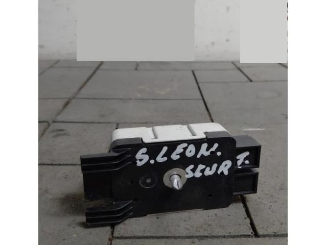 bontott SEAT LEON Antenna Erősítő