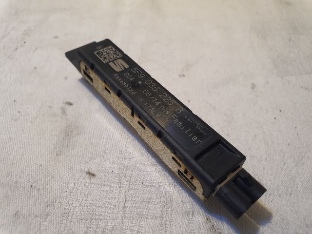 bontott SEAT LEON Antenna Erősítő