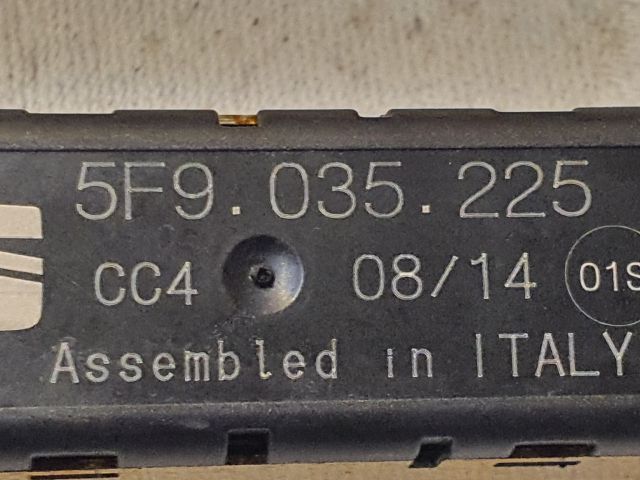 bontott SEAT LEON Antenna Erősítő