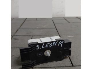 bontott SEAT LEON Antenna Erősítő