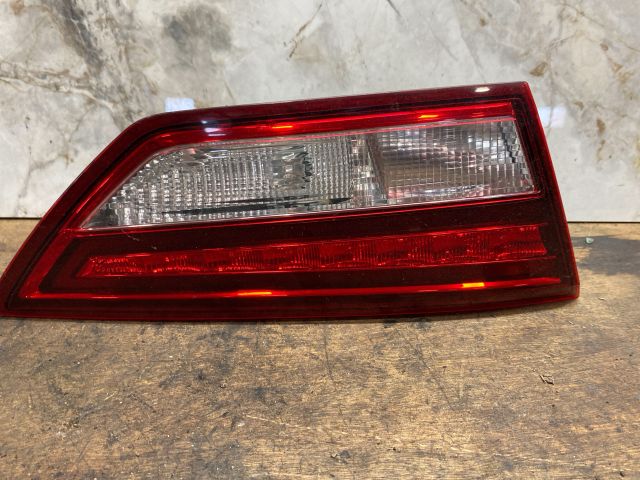 bontott SEAT LEON Bal Belső Hátsó Lámpa