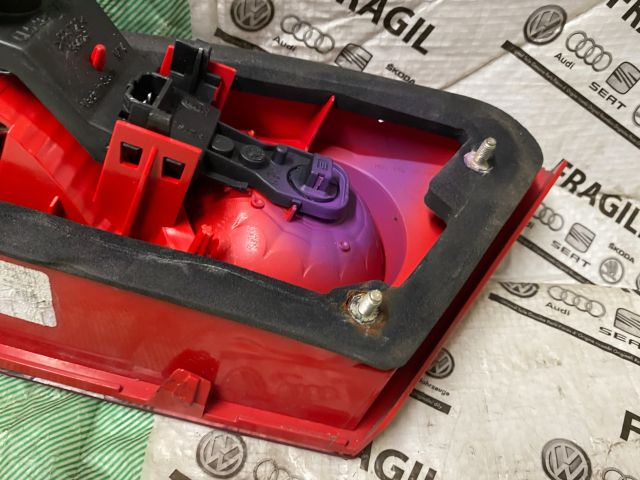 bontott SEAT LEON Bal Belső Hátsó Lámpa