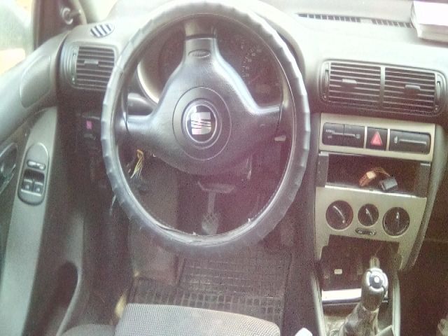 bontott SEAT LEON Bal C Oszlop Burkolat