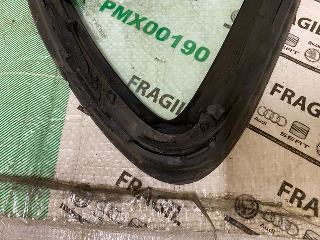 bontott SEAT LEON Bal C Oszlop Oldalablak Üveg