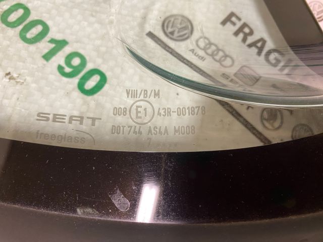 bontott SEAT LEON Bal C Oszlop Oldalablak Üveg