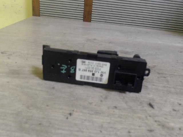 bontott SEAT LEON Bal első Ablakemelő Kapcsoló