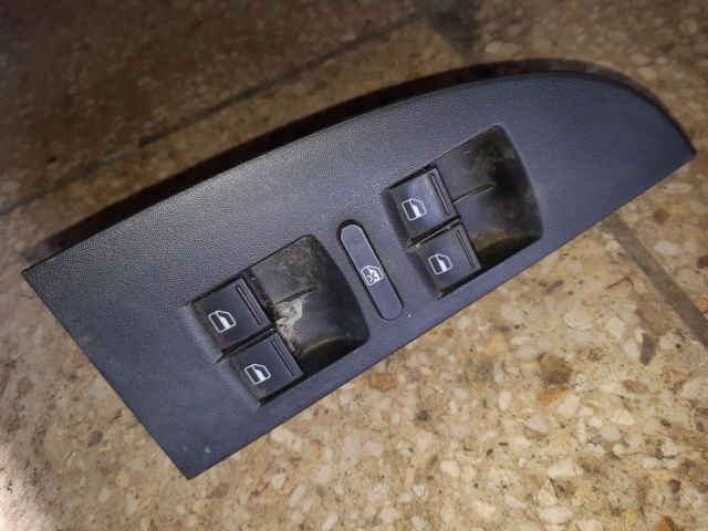 bontott SEAT LEON Bal első Ablakemelő Kapcsoló