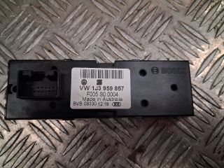 bontott SEAT LEON Bal első Ablakemelő Kapcsoló