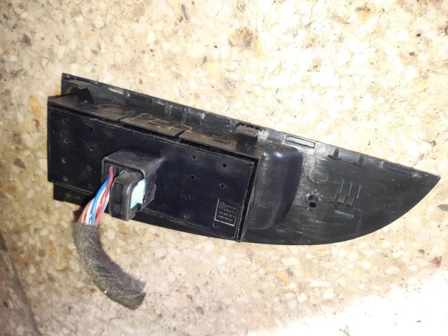 bontott SEAT LEON Bal első Ablakemelő Kapcsoló