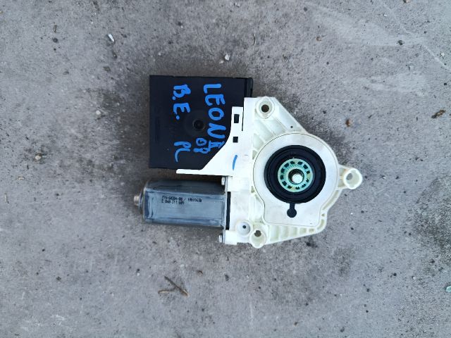 bontott SEAT LEON Bal első Ablakemelő Motor