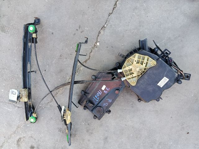 bontott SEAT LEON Bal első Ablakemelő Szerkezet (Elektromos)