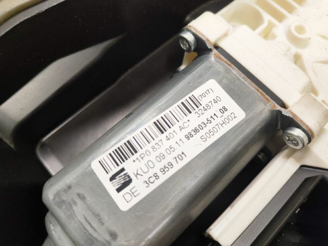 bontott SEAT LEON Bal első Ablakemelő Szerkezet (Elektromos)