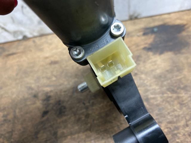 bontott SEAT LEON Bal első Ablaktörlő Motor