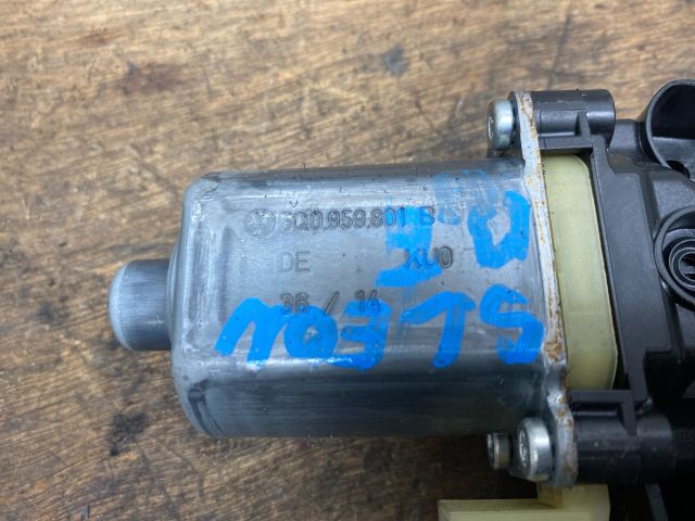 bontott SEAT LEON Bal első Ablaktörlő Motor