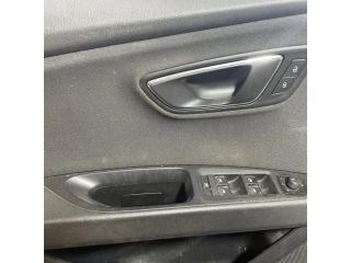 bontott SEAT LEON Bal első Ajtó Kárpit