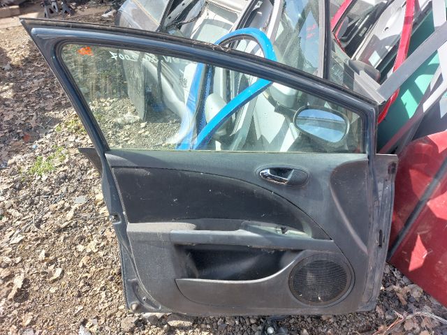 bontott SEAT LEON Bal első Ajtó (Részeivel)