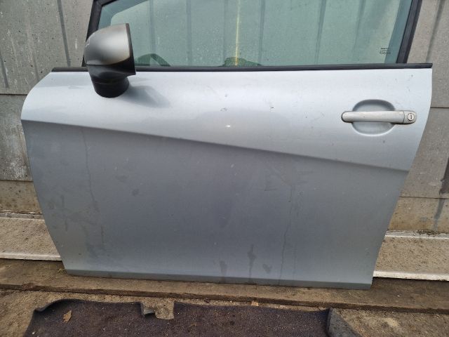 bontott SEAT LEON Bal első Ajtó (Részeivel)