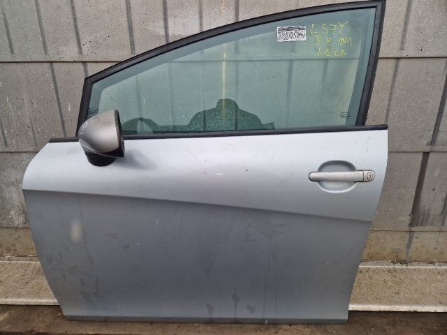 bontott SEAT LEON Bal első Ajtó (Részeivel)