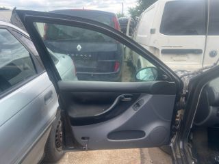 bontott SEAT LEON Bal első Ajtó (Üres lemez)