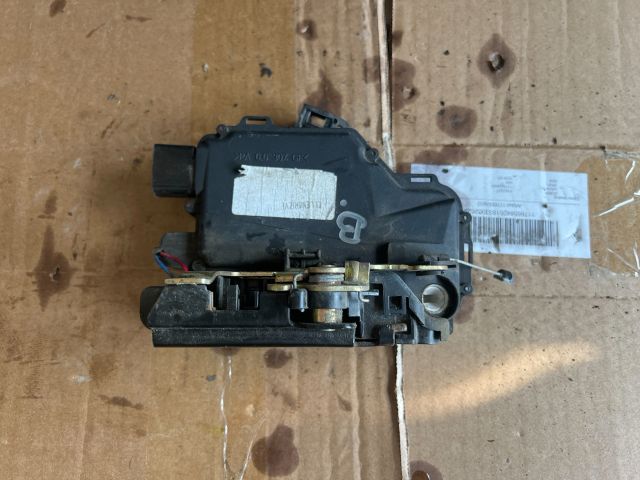 bontott SEAT LEON Bal első Ajtózár