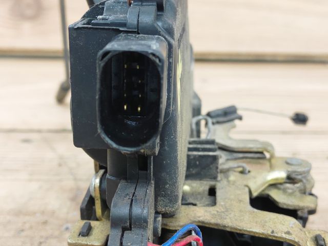 bontott SEAT LEON Bal első Ajtózár