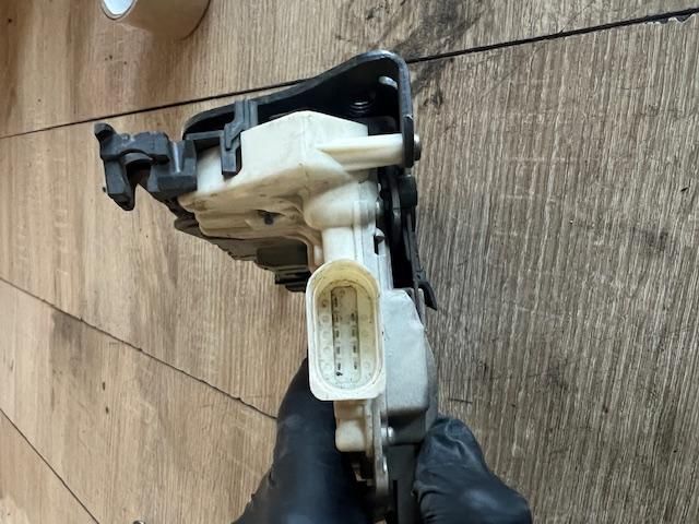 bontott SEAT LEON Bal első Ajtózár